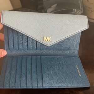 Michael Kors wallet like new